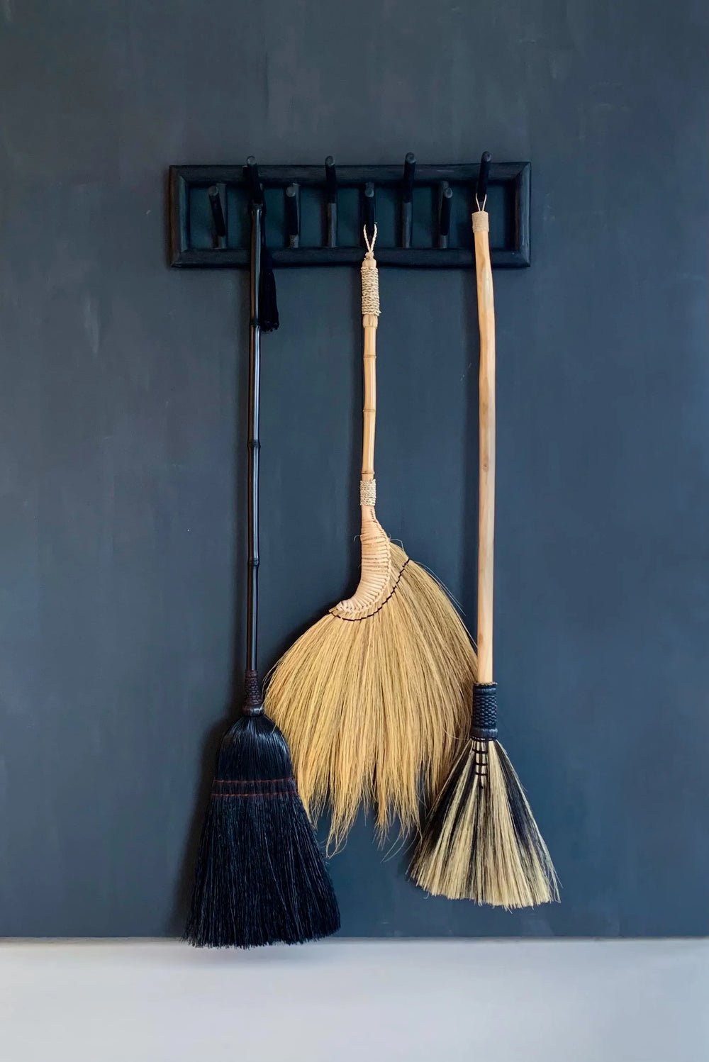 The Big Broom - Black - Balinaya