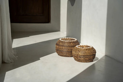 The "Colonial Peek - a - Boo" Basket - Natural Brown - M - Balinaya