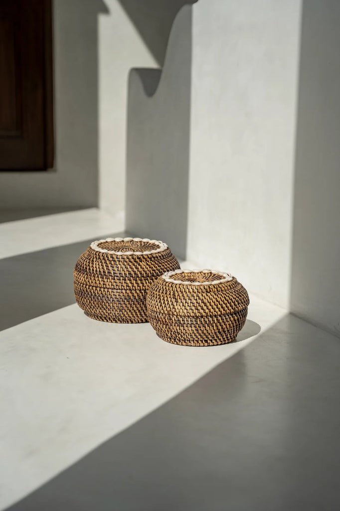 The "Colonial Peek - a - Boo" Basket - Natural Brown - M - Balinaya