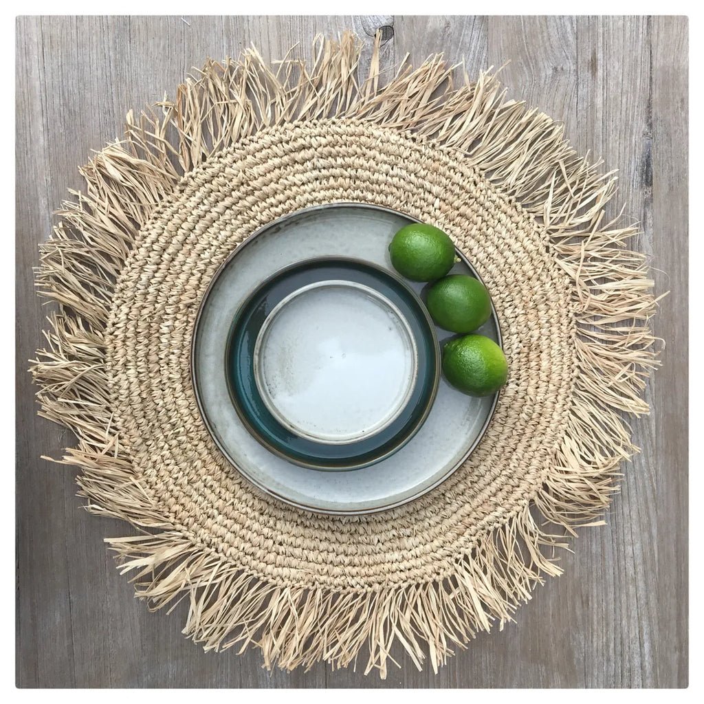 The "Fringe" Raffia Placemat Round - Natural - Balinaya