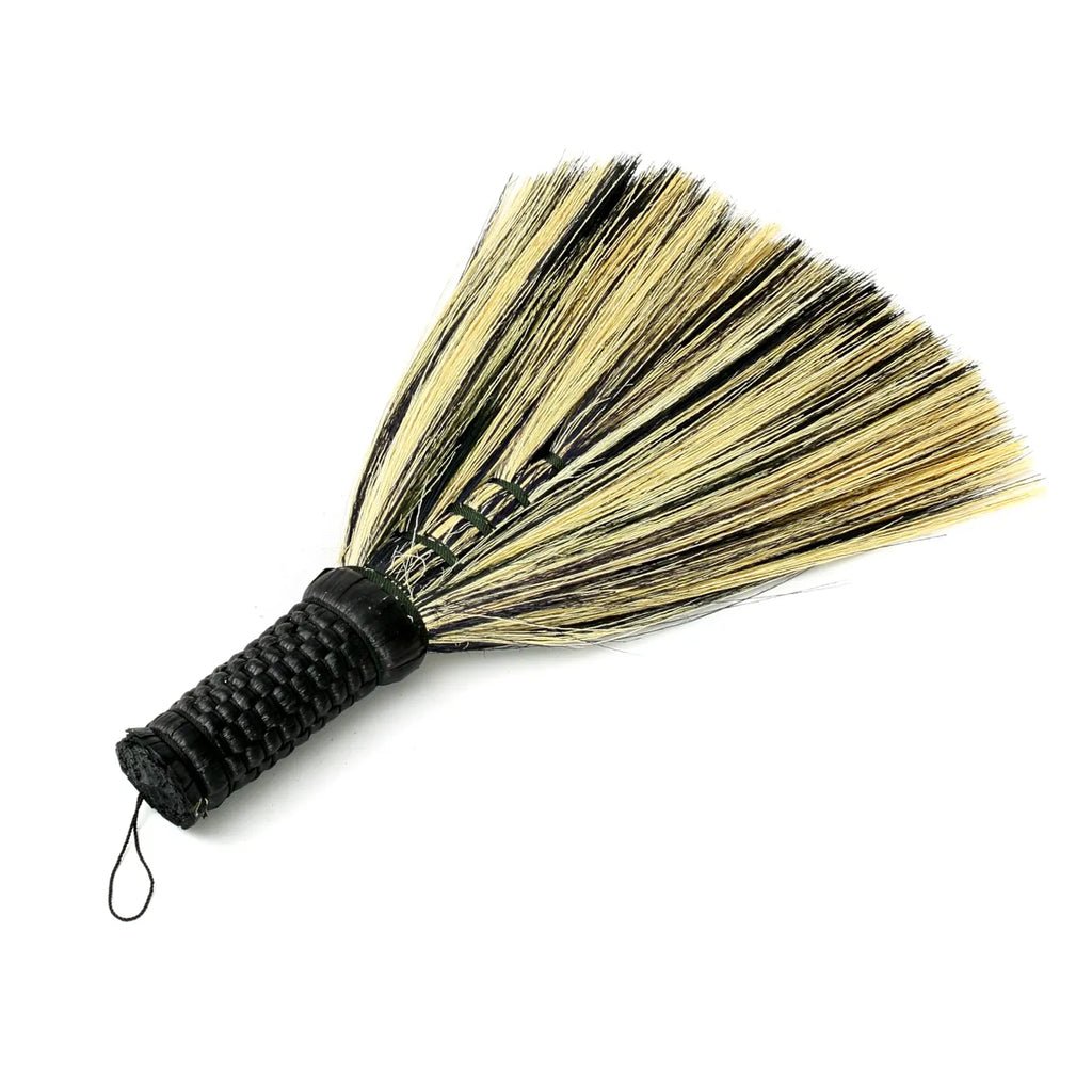 The Sweeping Hand Sweeper - Black Natural - Balinaya