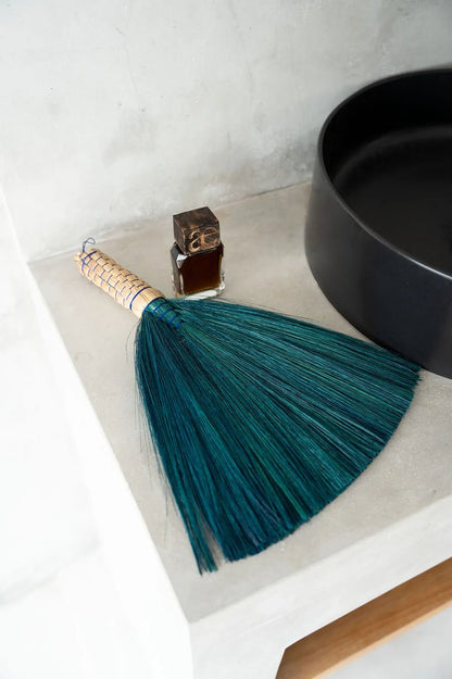 The Sweeping Hand Sweeper - Turquoise - Balinaya